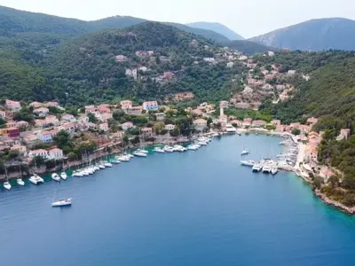 Kioni Bay, anchorage in Stavros, Greece — photo 3