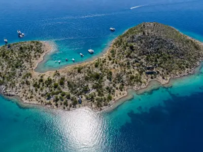 Kiseli Adası, stop in Marmaris, Turkey — photo 2