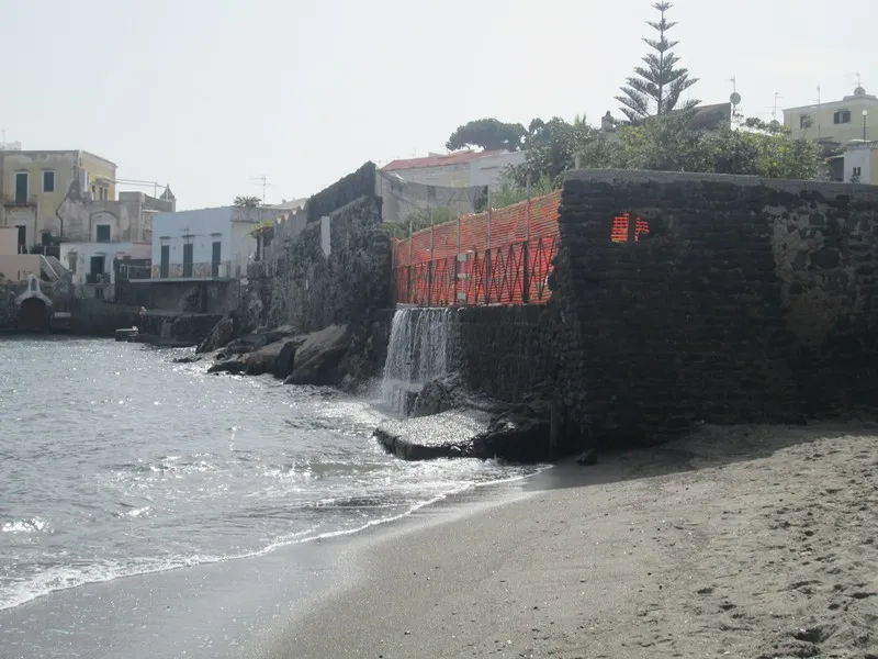 Spiaggia del Muro Rotto, stop in Italy — photo 6