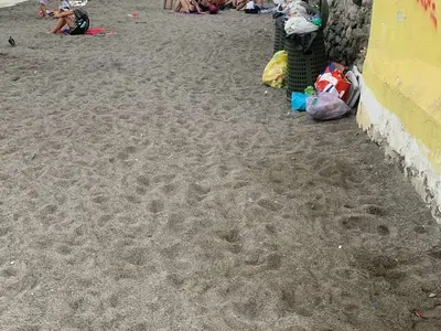 Spiaggia del Muro Rotto, stop in Italy — photo 4
