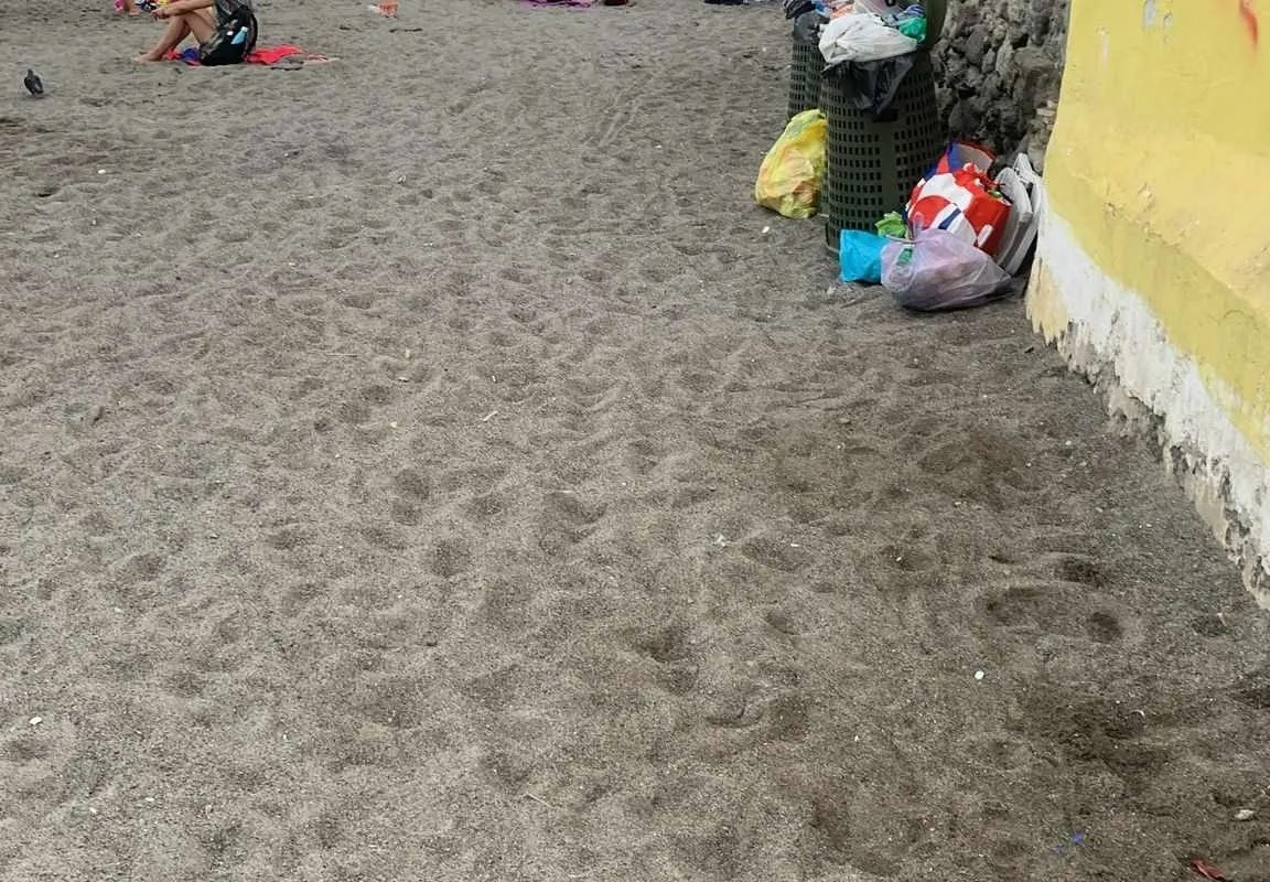 Spiaggia del Muro Rotto, stop in Italy — photo 4