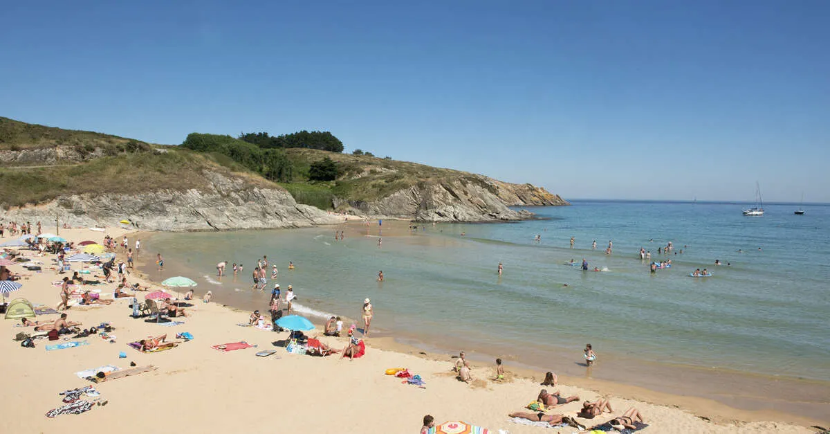 Plage de Port Andro, stop in France