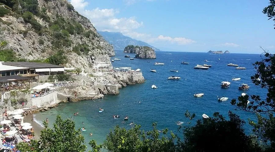 Recommone, stop in Italy