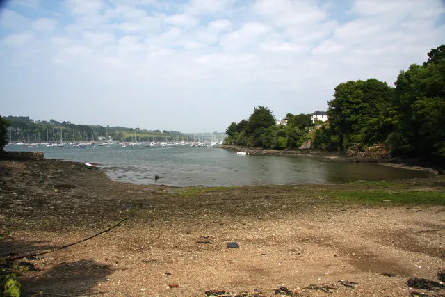 Penarvon Cove, stop in Flushing, United Kingdom