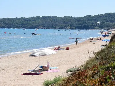 Plage de la Bergerie, stop in Hyères, France — photo 4
