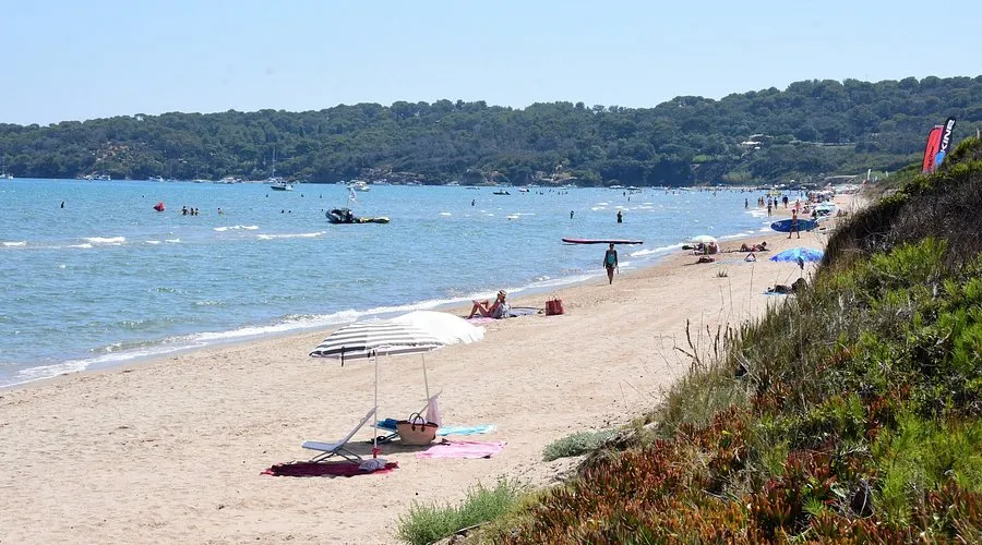Plage de la Bergerie, stop in Hyères, France — photo 4