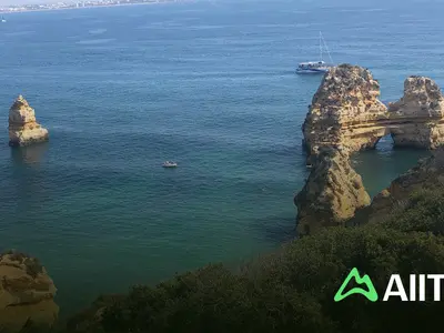 Praia do Forte da Bandeira, stop in Lagos, Portugal — photo 5