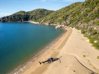 White Lady Bay, stop in Nelly Bay, Australia — photo 3