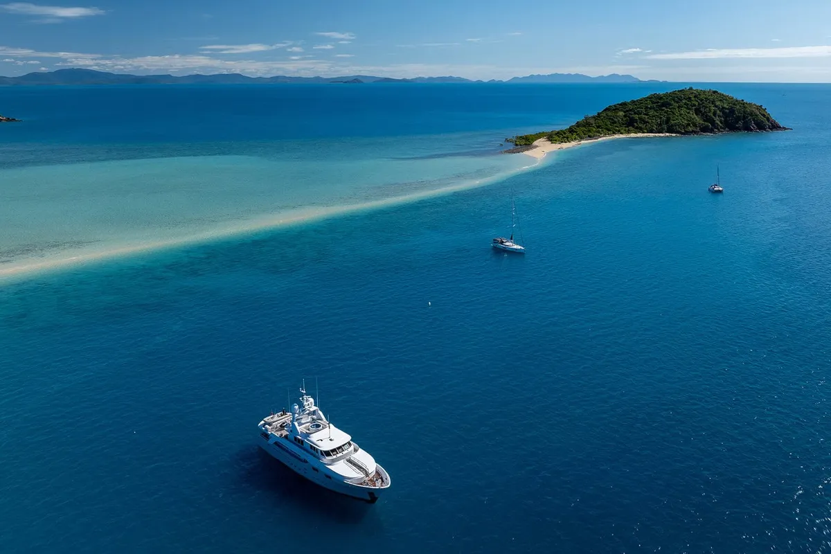 Butterfly Bay, stop in Hayman Island, Australia — photo 6