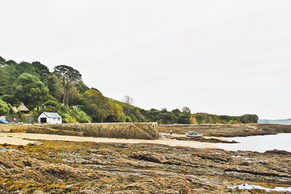 Passage Cove (sand & shingle) tidal area, stop in Flushing, United Kingdom — photo 5