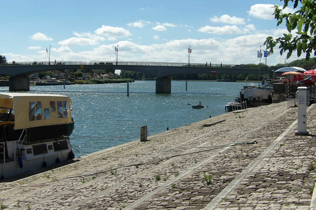 Halte Nautique de Saint-Jean de Losne, marina in Saint-Jean-de-Losne, France — photo 2