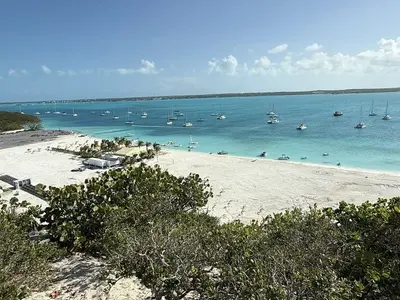 Hurricane Hole 3 Anchorage in Exuma, Bahamas — photo 2