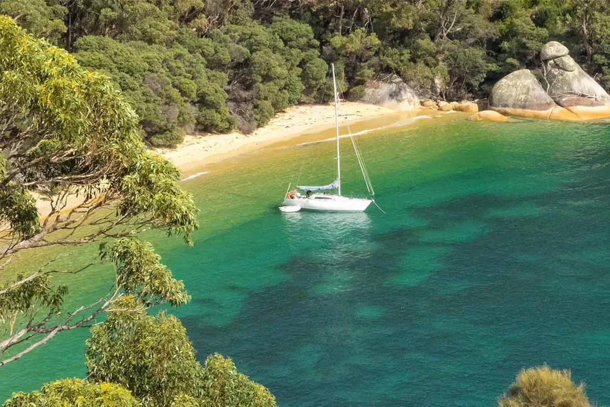 Refuge Cove, stop in Canada — photo 3