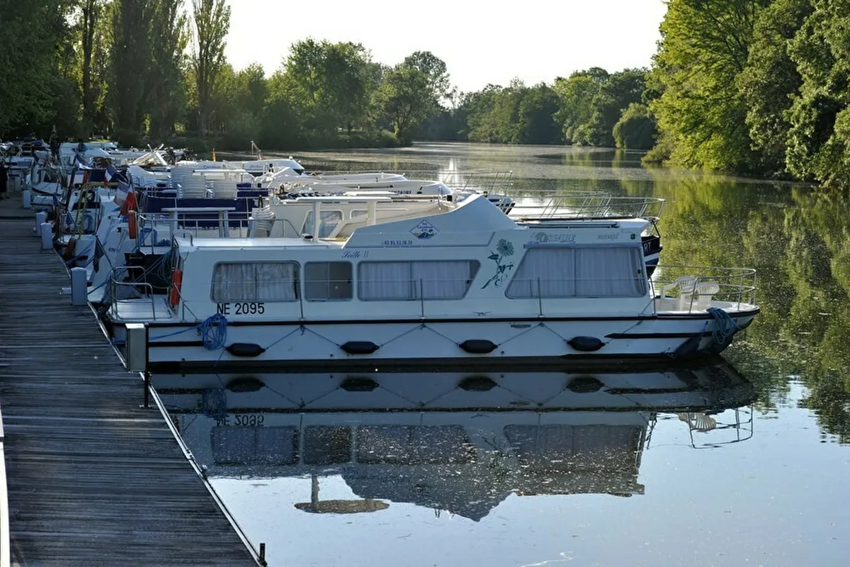 Halte Nautique de Branges, marina in Branges, France