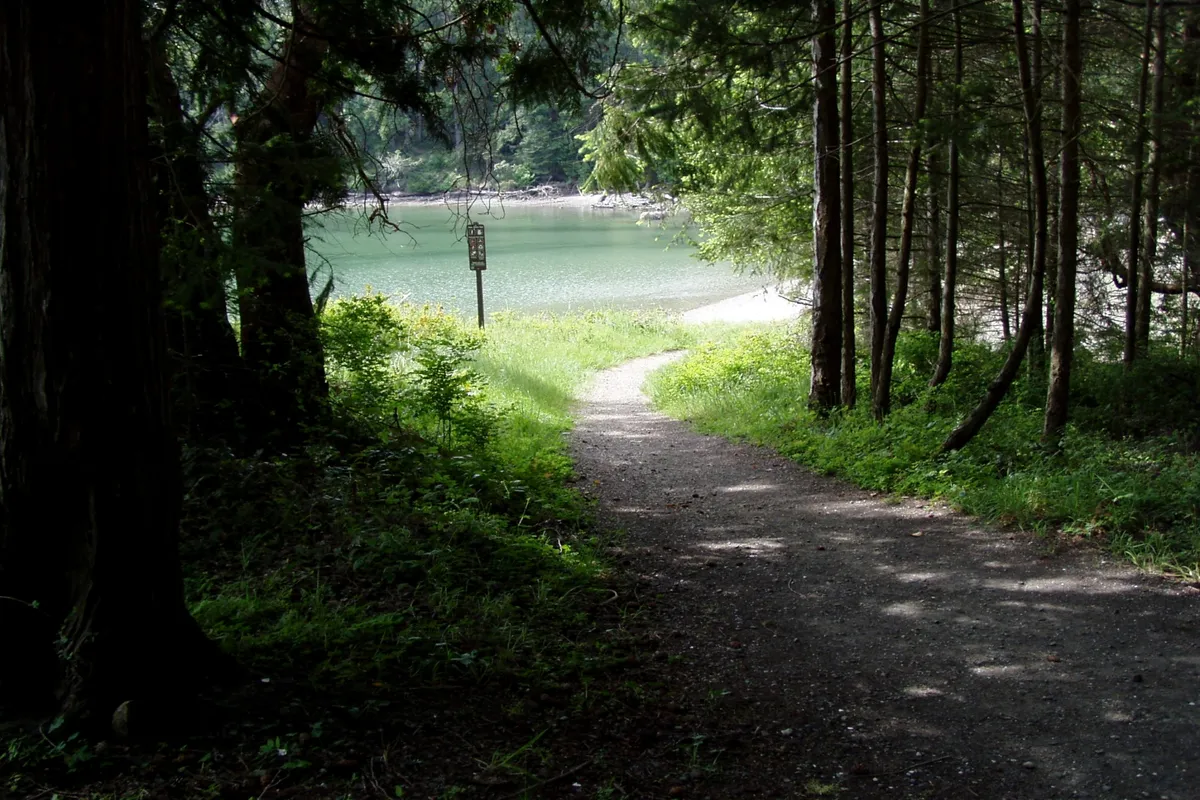 Montague Harbour Marine Provincial Park, stop in Southern Gulf Islands Electoral Area — photo 2