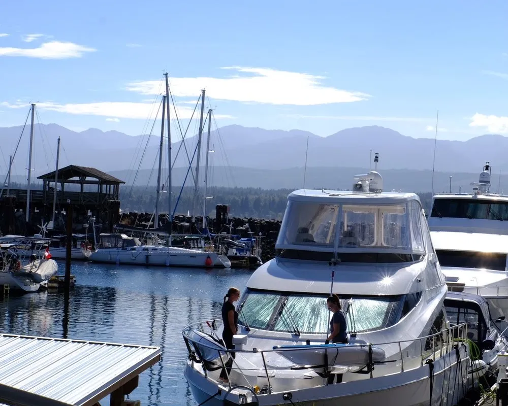 Comox Bay Marina in Courtenay, Canada — photo 4