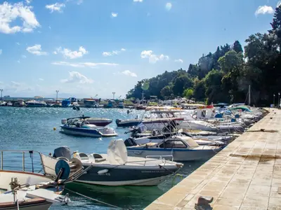 Ipsos Harbour, marina in Ipsos, Greece — photo 2