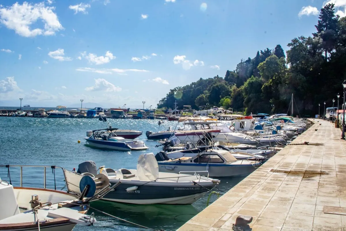 Ipsos Harbour, marina in Ipsos, Greece — photo 2
