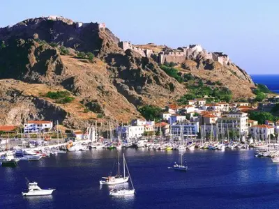 Alievtiko katafygio "Toyrkikou gialoy" Marina in Myrina, Greece — photo 2