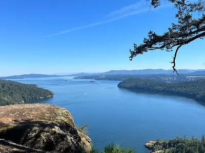 Genoa Bay, stop in Canada — photo 5