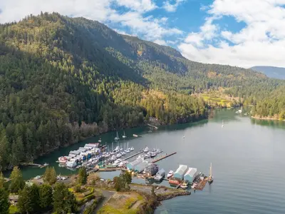 Genoa Bay