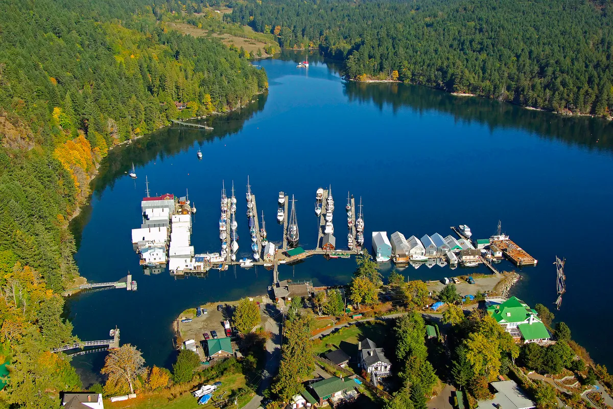 Genoa Bay, stop in Canada — photo 6
