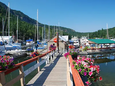 Genoa Bay, stop in Canada — photo 4