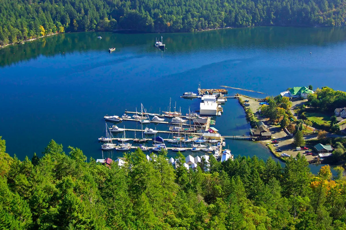 Genoa Bay, stop in Canada — photo 8