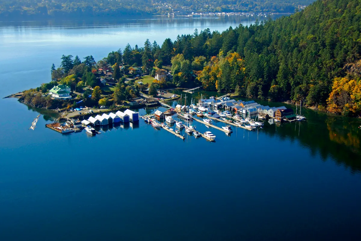 Genoa Bay, stop in Canada — photo 3