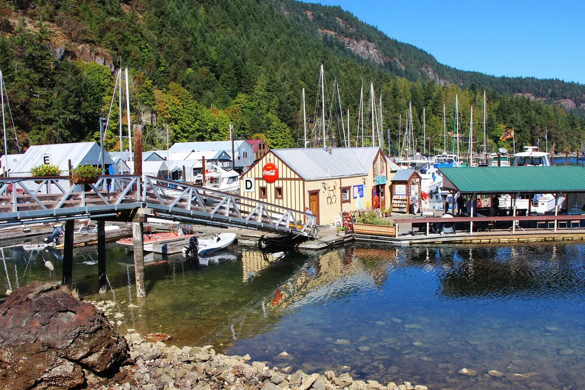 Genoa Bay, stop in Canada — photo 2