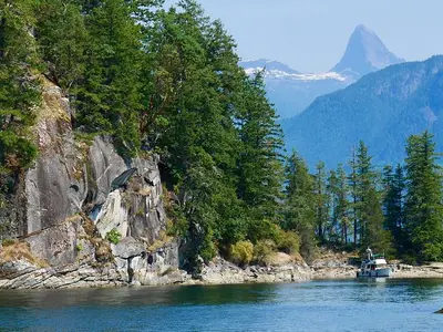 Walsh Cove, anchorage in Canada — photo 2