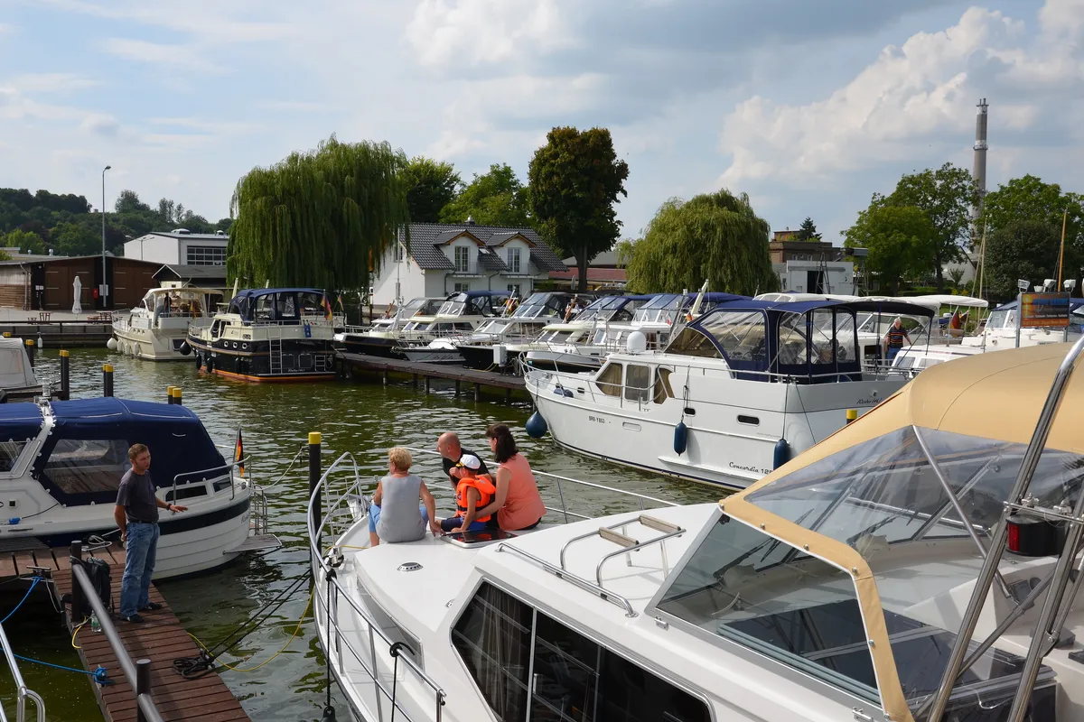 Hafen Unruh Marine, marina in Werder (Havel), Germany