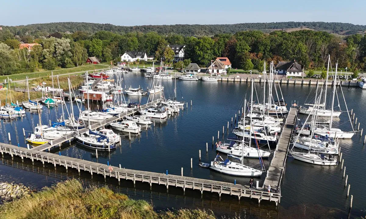 Hafen Kloster (Hiddensee), marina in Insel Hiddensee, Germany — photo 2