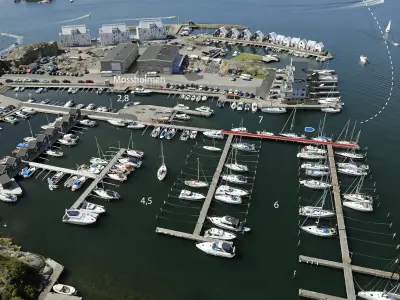 Stora Dyrön, Sydhamnen, marina in Stora Dyrön, Sweden — photo 4