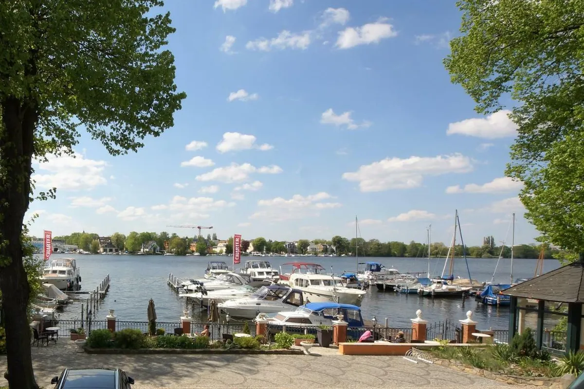 Yachthafen Wendenschloß - Historisches Fährhaus, marina in Berlin, Germany — photo 3