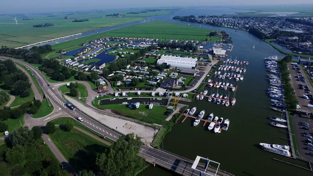 Watersportcentrum Lemmer Marina in Lemmer, Netherlands — photo 3