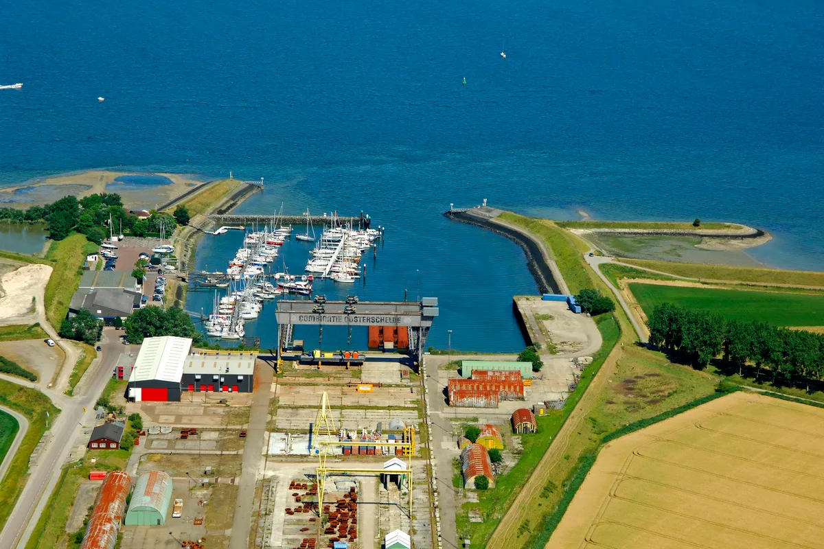 Jachthaven/-werf Kats, marina in Kats, Netherlands — photo 4