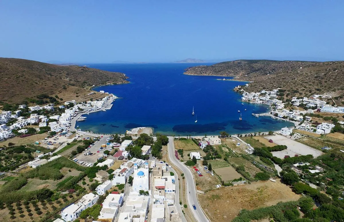 Kalotaritissa Bay in Amorgos, Greece — photo 2