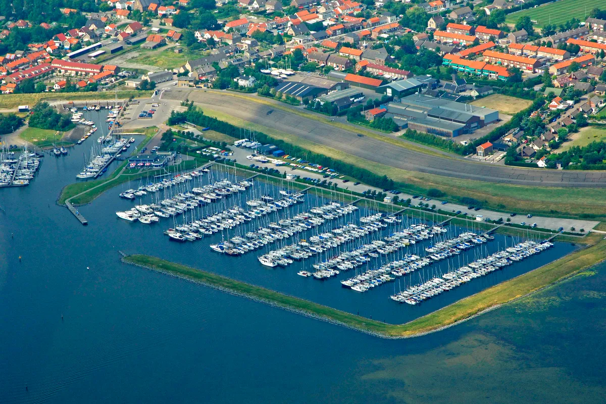 Herkingen marina in Herkingen, Netherlands — photo 2