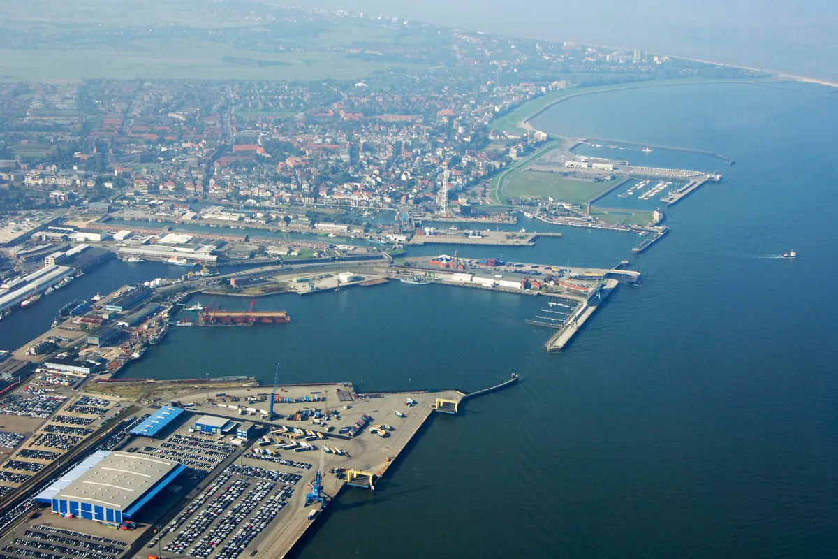 LCF - Hafenanlage Amerikahafen, marina in Cuxhaven, Germany — photo 4