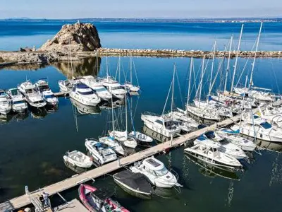 Port Napoléon, marina in Port-Saint-Louis-du-Rhône, France — photo 4