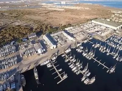 Port Napoléon, marina in Port-Saint-Louis-du-Rhône, France — photo 3