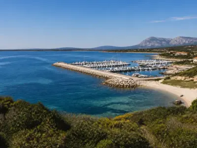 Punta Aldia Small Marina