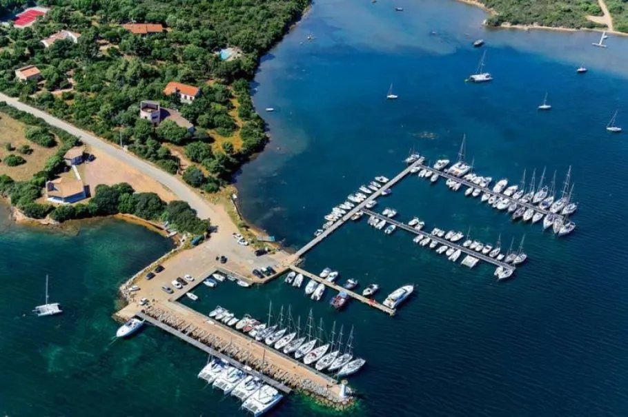 Port Pianottoli-Caldarello, marina in Pianottoli-Caldarello, France — photo 3
