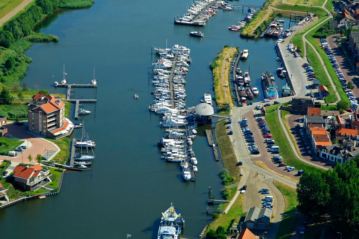 Jachthaven Tholen, marina in Tholen, Netherlands