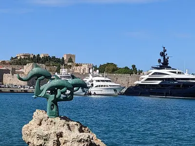 Port tis Kolonas