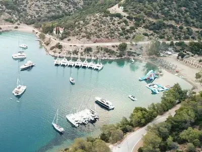 Russian Bay, anchorage in Agios Nektarios, Greece — photo 2