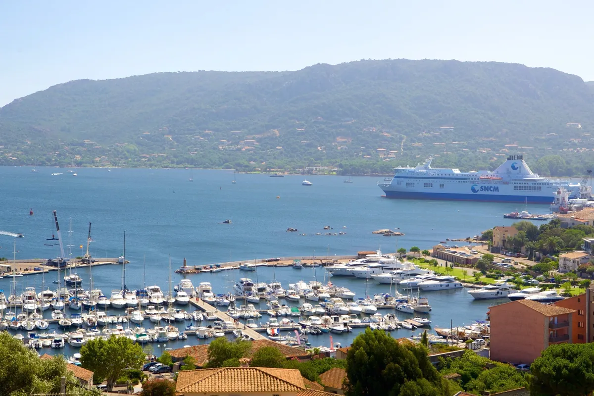 Port de Gurgazu, marina in Bonifacio / Bunifaziu, France — photo 8