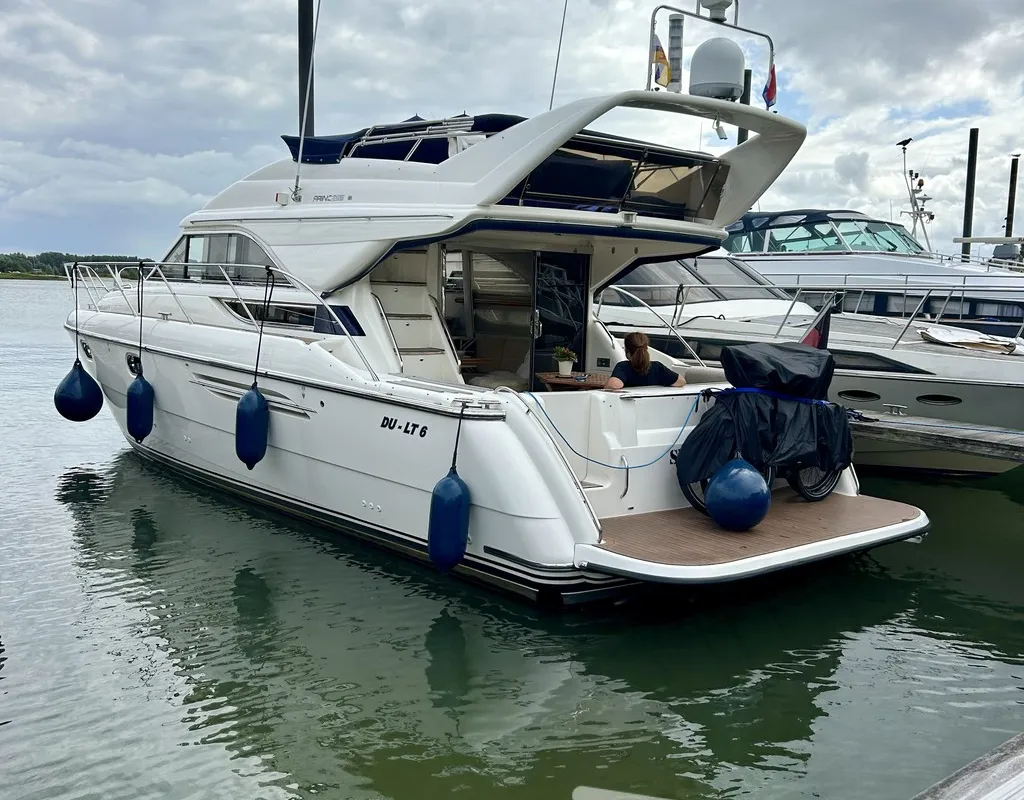 Tielse Watersportvereniging De Waal, marina in Tiel, Netherlands — photo 5