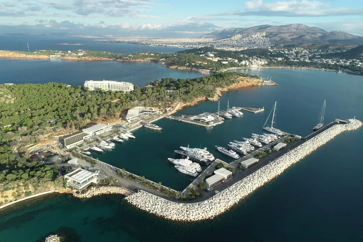 Epivatigos Port, marina in Αμμουλιανή, Greece